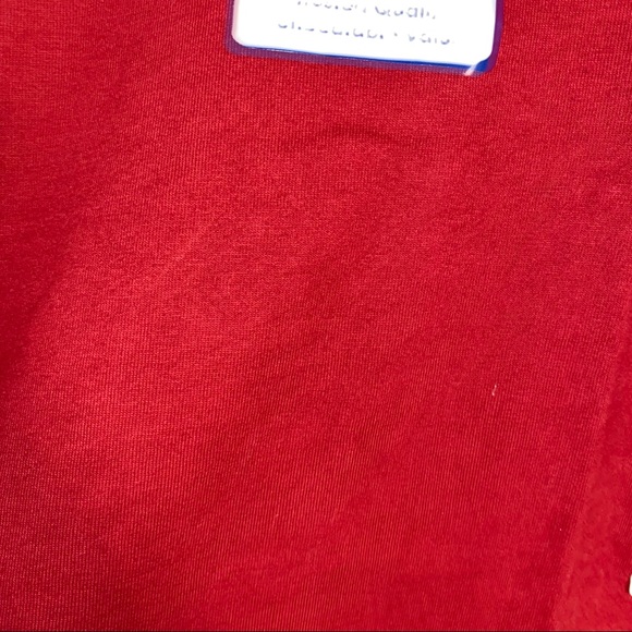 Red tshirt - Picture 3 of 5